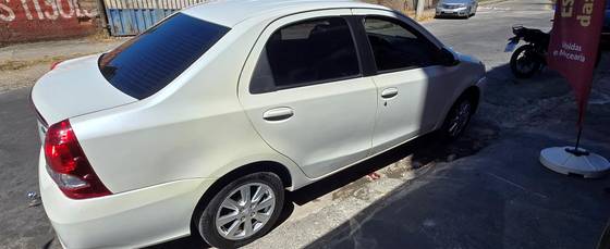 TOYOTA ETIOS 1.5 XLS SEDAN 16V FLEX 4P AUTOMÁTICO